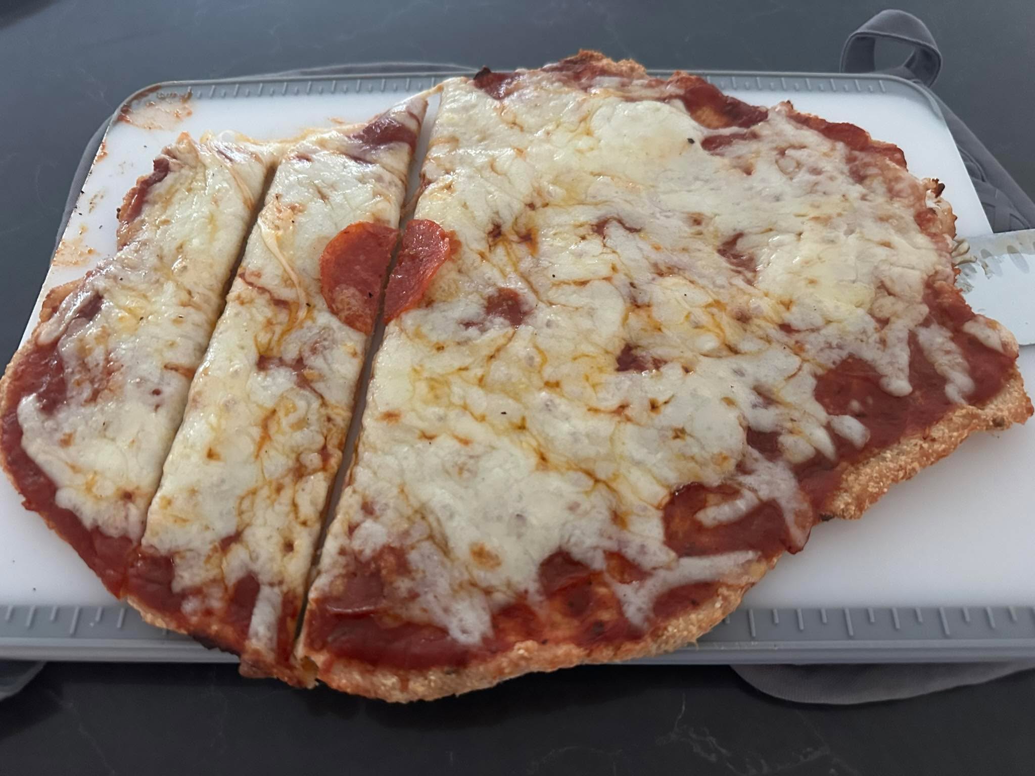 Who’s tried chicken crust pizza?? We did for the first time tonight. So good and packed with protein.